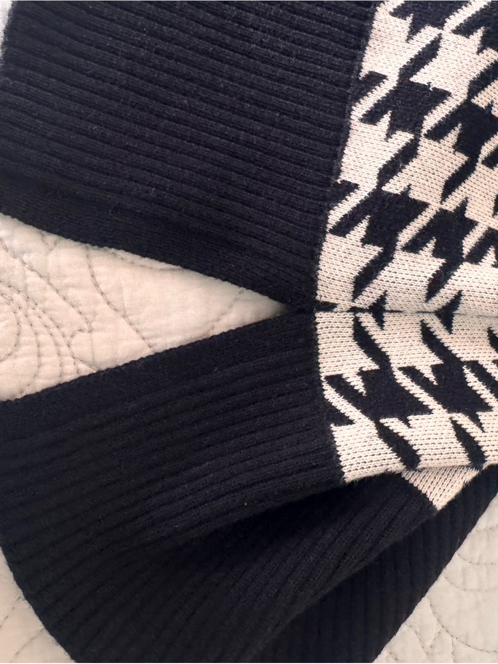 LOFT Black and White Houndstooth Knit Cardigan size small - Picture 5 of 5